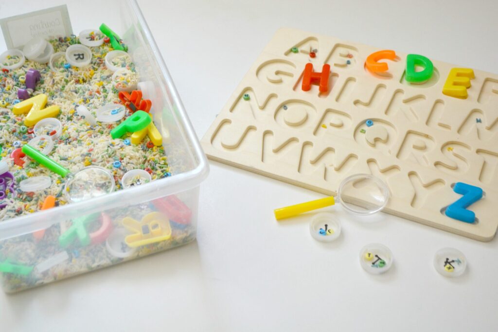 Simple Sensory Bin + Puzzle Play Activity for Preschoolers » Share &  Remember